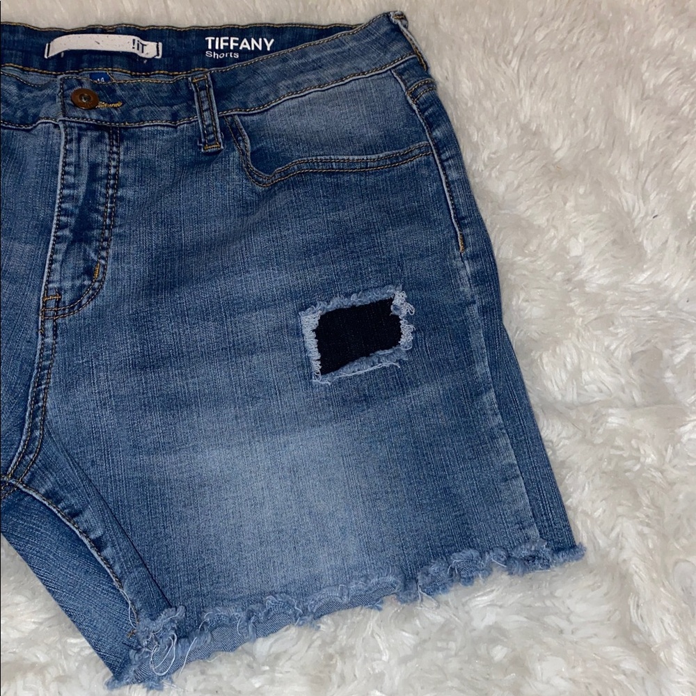 !iT Tiffany Distressed Women’s Denim patched raw hem dark wash y2k Shorts 14, XL - Picture 2 of 6